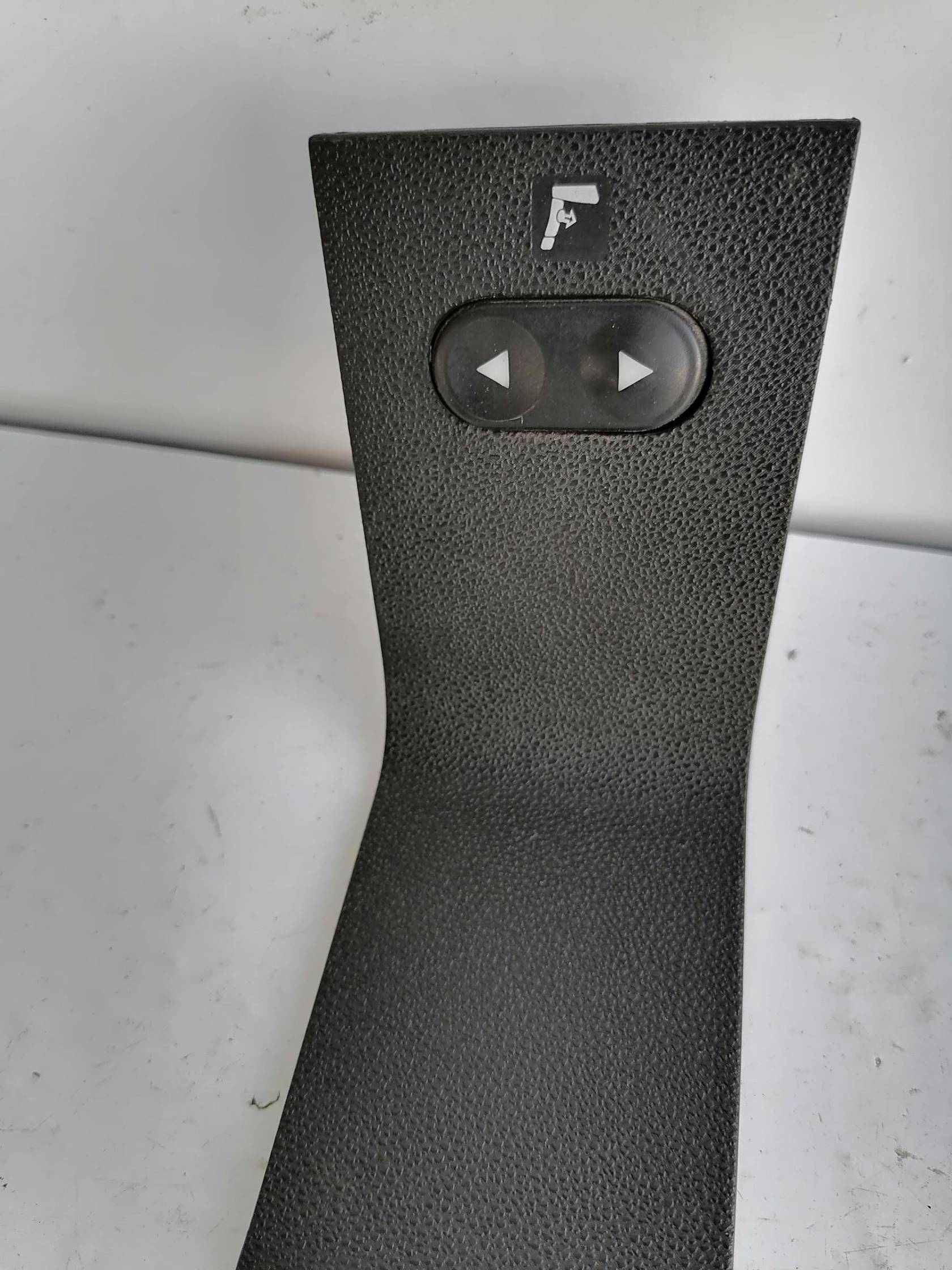 Interruttore blocco comando luci